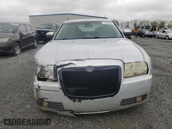 2005 Chrysler 300 with VIN 2C3JA53G95H621512, listed as a Copart auction lot 51285465 with 260,445 mi miles and Salvage Title. Bid and sale history available at carsss.com. Image 5.