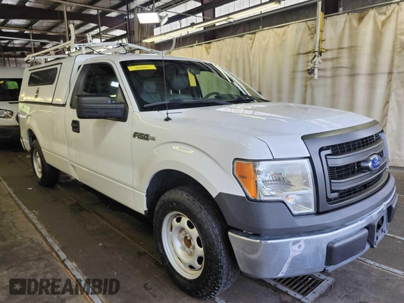 2013 Ford F-150 XL z VIN 1FTMF1CM4DKE18754, wystawiony jako IAAI lot #42844298 z przebiegiem 71 624 mil mil oraz . Historia ofert i sprzedaży dostępna na DreamBid. Obrazek 19.