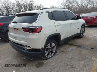 2021 Jeep Compass Limited with VIN 3C4NJCCB2MT528293, listed as a IAAI auction lot 41738444 with 111,848 mi miles. Bid and sale history available at carsss.com. Image 4.