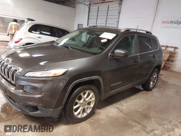 2016 Jeep Cherokee Altitude z VIN 1C4PJLCB0GW338970, wystawiony jako IAAI lot #41559196 z przebiegiem 129 366 mil mil oraz . Historia ofert i sprzedaży dostępna na DreamBid. Obrazek 14.