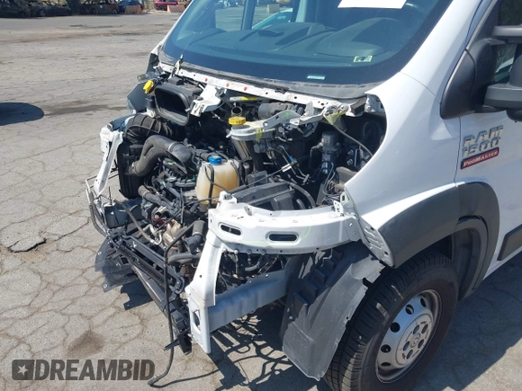 2019 Ram ProMaster Cargo with VIN 3C6TRVBG9KE515865, listed as a IAAI auction lot 42130584 with 123,341 mi miles and . Bid and sale history available at carsss.com. Image 6.