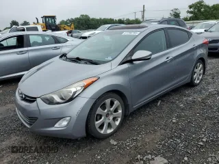 2013 Hyundai Elantra GLS z VIN KMHDH4AE0DU694906, wystawiony jako Copart lot #61286785 z przebiegiem 145 020 mil mil oraz Czysty tytuł • Clean title. Historia ofert i sprzedaży dostępna na DreamBid. Obrazek 1.