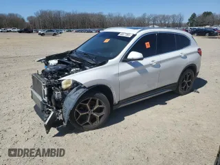 2018 BMW X1 xDrive28i with VIN WBXHT3C38J3H32142, listed as a Copart auction lot 48677365 with 0 mi miles and Clean Title. Bid and sale history available at carsss.com. Image 1.