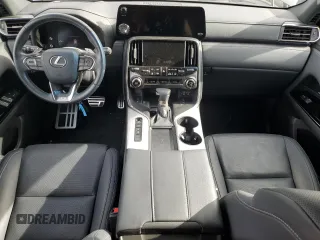 2023 Lexus LX 600 F Sport z VIN JTJMB7CX4P4029756, wystawiony jako Copart lot #59341144 z przebiegiem 12 132 mil mil oraz Szkoda całkowita • Salvage title. Historia ofert i sprzedaży dostępna na DreamBid. Obrazek 8.