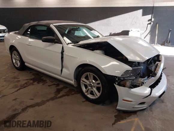 2014 Ford Mustang V6 with VIN 1ZVBP8EM4E5267406, listed as a IAAI auction lot 41752563 with 84,823 mi miles. Bid and sale history available at carsss.com. Image 1.