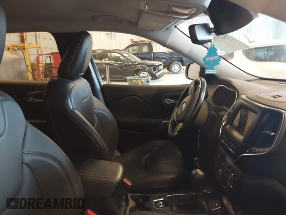 2021 Jeep Cherokee Latitude Lux z VIN 1C4PJMMX5MD194128, wystawiony jako IAAI lot #42257671 z przebiegiem 25 969 mil mil oraz . Historia ofert i sprzedaży dostępna na DreamBid. Obrazek 5.