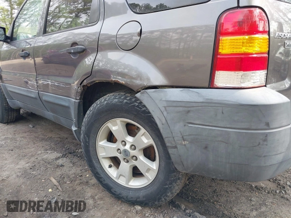 2005 Ford Escape XLT с VIN 1FMYU931X5KA18030, выставлен на аукционе IAAI как лот 42016576 с пробегом 195 788 миль миль и . История ставок и продаж доступна на DreamBid. Изображение 12.