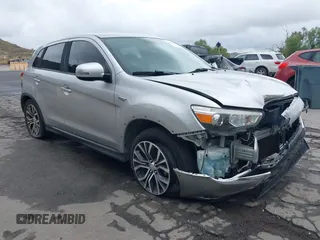 2019 Mitsubishi Outlander ES z VIN JA4AP3AU2KU003703, wystawiony jako IAAI lot #42157690 z przebiegiem 133 566 mil mil oraz . Historia ofert i sprzedaży dostępna na DreamBid. Obrazek 1.