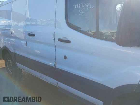 2016 Ford Transit Cargo with VIN 1FTYE1ZM6GKA26116, listed as a IAAI auction lot 41239816 with 173,115 mi miles and . Bid and sale history available at carsss.com. Image 21.
