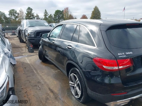 2016 Mercedes-Benz GLC with VIN WDC0G4KB9GF085925, listed as a IAAI auction lot 40804297 with 77,297 mi miles. Bid and sale history available at carsss.com. Image 14.