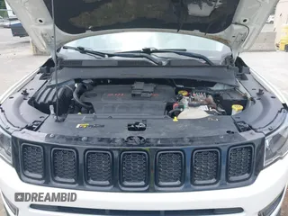 2018 Jeep Compass Latitude z VIN 3C4NJDBBXJT304529, wystawiony jako IAAI lot #42637865 z przebiegiem 112 662 mil mil oraz . Historia ofert i sprzedaży dostępna na DreamBid. Obrazek 10.