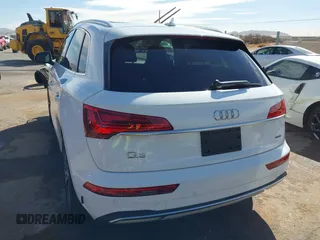 2021 Audi Q5 Premium Plus with VIN WA1BAAFYXM2125942, listed as a IAAI auction lot 41671026 with 63,804 mi miles. Bid and sale history available at carsss.com. Image 17.