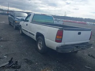 2000 Chevrolet Silverado 1500 with VIN 1GCEC14V6YE419087, listed as a IAAI auction lot 38916431 with 1 mi miles. Bid and sale history available at carsss.com. Image 3.