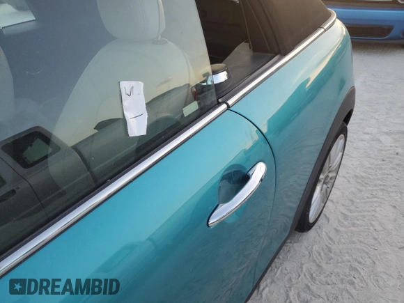 2020 MINI Convertible Cooper с VIN WMWWJ3C0XL3L69520, выставлен на аукционе Copart как лот 77242184 с пробегом Не указан миль и На запчасти • Non repairable. История ставок и продаж доступна на DreamBid. Изображение 12.