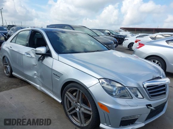 2011 Mercedes-Benz E 63 AMG с VIN WDDHF7HB8BA356599, выставлен на аукционе IAAI как лот 42674553 с пробегом 73 500 миль миль и . История ставок и продаж доступна на DreamBid. Изображение 1.
