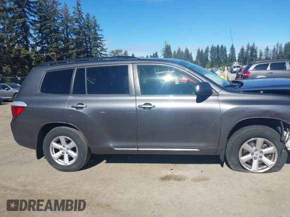 2008 Toyota Highlander z VIN JTEDS41A182049522, wystawiony jako IAAI lot #40484437 z przebiegiem 159 595 mil mil oraz . Historia ofert i sprzedaży dostępna na DreamBid. Obrazek 13.