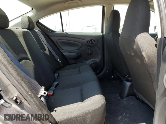 2016 Nissan Versa SV z VIN 3N1CN7AP6GL843199, wystawiony jako Copart lot #58585285 z przebiegiem 51 845 mil mil oraz Czysty tytuł • Clean title. Historia ofert i sprzedaży dostępna na DreamBid. Obrazek 10.