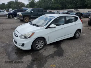 2014 Hyundai Accent GS with VIN KMHCT5AE2EU172893, listed as a Copart auction lot 62695235 with 196,168 mi miles and Salvage title. Bid and sale history available at DreamBid. Image 1.