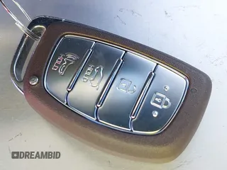 2022 Hyundai Ioniq SE z VIN KMHC75LCXNU271168, wystawiony jako IAAI lot #41073220 z przebiegiem 31 890 mil mil oraz . Historia ofert i sprzedaży dostępna na DreamBid. Obrazek 11.