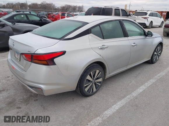 2019 Nissan Altima 2.5 SL with VIN 1N4BL4EV3KC196535, listed as a IAAI auction lot 41512924 with 84,898 mi miles. Bid and sale history available at carsss.com. Image 4.