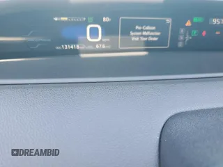 2017 Toyota Prius Plus z VIN JTDKARFP8H3010638, wystawiony jako Copart lot #61022955 z przebiegiem 131 418 mil mil oraz Szkoda całkowita • Salvage title. Historia ofert i sprzedaży dostępna na DreamBid. Obrazek 9.