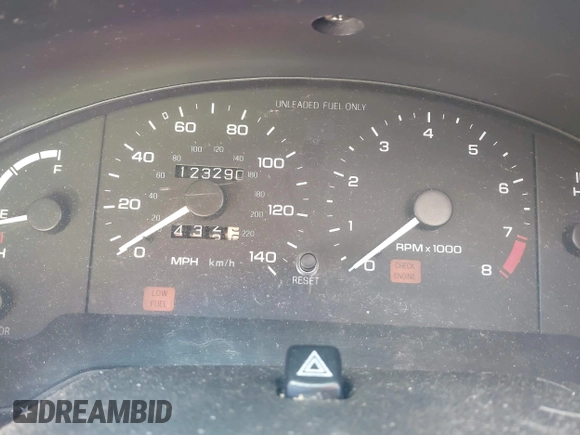 1996 Ford Probe z VIN 1ZVLT22B0T5127219, wystawiony jako IAAI lot #42279311 z przebiegiem 123 290 mil mil oraz . Historia ofert i sprzedaży dostępna na DreamBid. Obrazek 7.