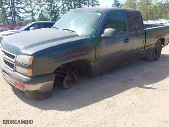 2007 Chevrolet Silverado 1500 Work Truck with VIN 1GCEC19XX7Z151727, listed as a IAAI auction lot 41886136 with 179,715 mi miles. Bid and sale history available at carsss.com. Image 2.