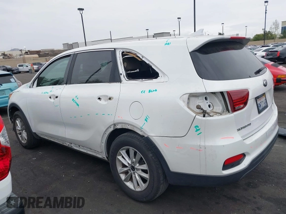 2019 Kia Sorento L with VIN 5XYPG4A3XKG590330, listed as a IAAI auction lot 42060716 with Not Provided miles. Bid and sale history available at carsss.com. Image 15.