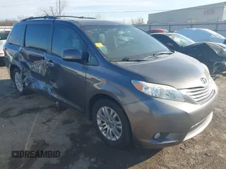 2016 Toyota Sienna XLE with VIN 5TDYK3DC6GS710062, listed as a IAAI auction lot 40953646 with 145,233 mi miles. Bid and sale history available at carsss.com. Image 1.