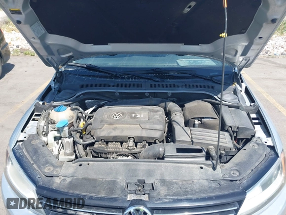 2014 Volkswagen Jetta SE z VIN 3VWD17AJ6EM234451, wystawiony jako IAAI lot #42544809 z przebiegiem 140 009 mil mil oraz . Historia ofert i sprzedaży dostępna na DreamBid. Obrazek 10.