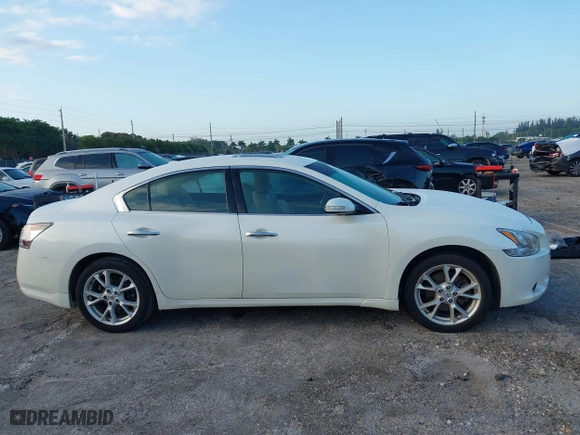 2014 Nissan Maxima 3.5 SV w/Sport Pkg with VIN 1N4AA5AP0EC483561, listed as a IAAI auction lot 42005673 with 81,731 mi miles. Bid and sale history available at carsss.com. Image 13.