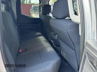 2022 Toyota Tundra SR z VIN 5TFKB5AA7NX016492, wystawiony jako Copart lot #53257685 z przebiegiem 16 896 mil mil oraz Czysty tytuł • Clean title. Historia ofert i sprzedaży dostępna na DreamBid. Obrazek 6.