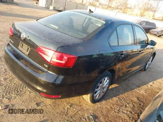 2015 Volkswagen Jetta SE with VIN 3VWD17AJXFM244532, listed as a IAAI auction lot 41769683 with 113,890 mi miles and . Bid and sale history available at DreamBid. Image 4.