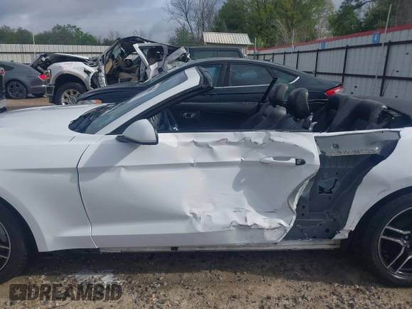 2022 Ford Mustang EcoBoost z VIN 1FATP8UHXN5124073, wystawiony jako IAAI lot #41844813 z przebiegiem 63 425 mil mil oraz . Historia ofert i sprzedaży dostępna na DreamBid. Obrazek 15.