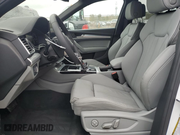 2025 Audi Q5 S line Premium z VIN WA1GAAFY1S2020208, wystawiony jako Copart lot #43335675 z przebiegiem 6319 mil mil oraz Tytuł czysty. Historia ofert i sprzedaży dostępna na DreamBid. Obrazek 7.