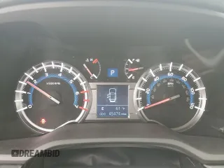 2018 Toyota 4Runner SR5 z VIN JTEBU5JR0J5542125, wystawiony jako Copart lot #57633255 z przebiegiem 45 474 mil mil oraz Szkoda całkowita • Salvage title. Historia ofert i sprzedaży dostępna na DreamBid. Obrazek 9.
