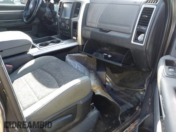 2015 Ram 2500 SLT with VIN 3C6UR5DL5FG685844, listed as a IAAI auction lot 41625743 with 203,224 mi miles. Bid and sale history available at carsss.com. Image 5.