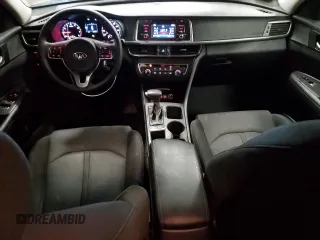 2017 Kia Optima LX z VIN 5XXGT4L3XHG142837, wystawiony jako Copart lot #55059965 z przebiegiem 135 651 mil mil oraz Szkoda całkowita • Salvage title. Historia ofert i sprzedaży dostępna na DreamBid. Obrazek 8.
