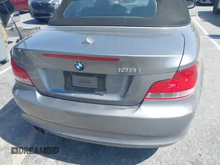 2011 BMW 1 Series 128i с VIN WBAUN1C57BVH82433, выставлен на аукционе IAAI как лот 42344483 с пробегом 153 674 миль миль и . История ставок и продаж доступна на DreamBid. Изображение 6.