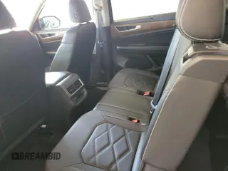 2024 Volkswagen Atlas SE z VIN 1V2HR2CA9RC554298, wystawiony jako IAAI lot #42851017 z przebiegiem 18 815 mil mil oraz . Historia ofert i sprzedaży dostępna na DreamBid. Obrazek 14.
