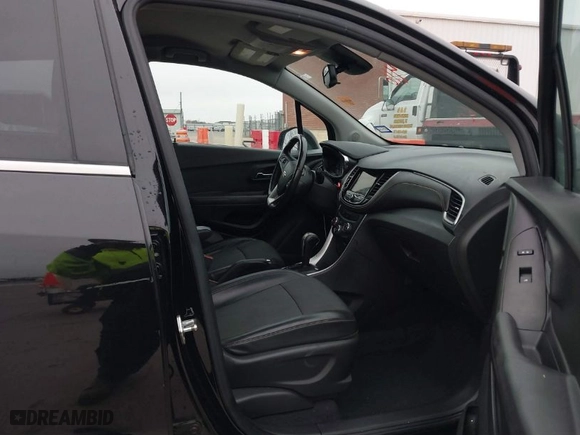 2019 Chevrolet Trax LT with VIN KL7CJLSB7KB859505, listed as a IAAI auction lot 41707416 with 74,651 mi miles. Bid and sale history available at carsss.com. Image 5.