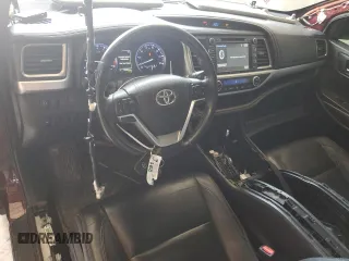 2018 Toyota Highlander SE with VIN 5TDKZRFH5JS267732, listed as a Copart auction lot 57862535 with 116,980 mi miles and Salvage title. Bid and sale history available at DreamBid. Image 8.