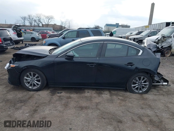 2021 Mazda 3 S with VIN 3MZBPAAL5MM254841, listed as a IAAI auction lot 41667796 with 27,640 mi miles and . Bid and sale history available at carsss.com. Image 14.