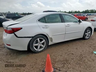 2014 Lexus ES 330 with VIN JTHBK1GG5E2113674, listed as a Copart auction lot 60800705 with 125,456 mi miles and Salvage title. Bid and sale history available at DreamBid. Image 3.