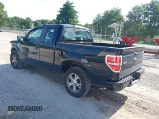 2009 Ford F-150 STX z VIN 1FTRX12W19FA20343, wystawiony jako IAAI lot #42573048 z przebiegiem 245 960 mil mil oraz . Historia ofert i sprzedaży dostępna na DreamBid. Obrazek 3.