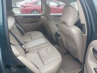 2002 Volvo V70 with VIN YV1SZ58D921077492, listed as a IAAI auction lot 42053894 with 167,887 mi miles and . Bid and sale history available at DreamBid. Image 8.
