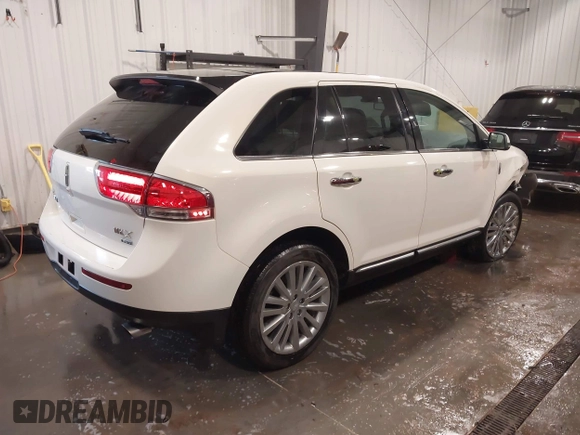 2013 Lincoln MKX with VIN 2LMDJ8JK4DBL60499, listed as a IAAI auction lot 41816339 with 132,061 mi miles. Bid and sale history available at carsss.com. Image 4.