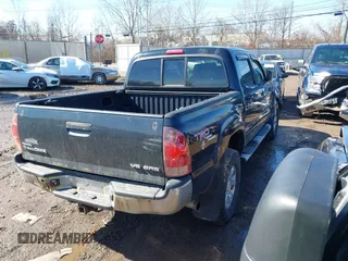 2008 Toyota Tacoma z VIN 5TELU42N78Z503599, wystawiony jako IAAI lot #41657166 z przebiegiem 227 630 mil mil oraz . Historia ofert i sprzedaży dostępna na DreamBid. Obrazek 4.