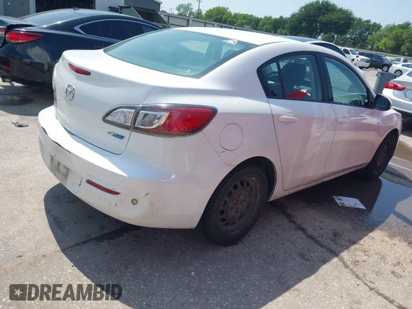 2013 Mazda 3 i Sport z VIN JM1BL1UP8D1801031, wystawiony jako IAAI lot #42207191 z przebiegiem 221 969 mil mil oraz . Historia ofert i sprzedaży dostępna na DreamBid. Obrazek 4.