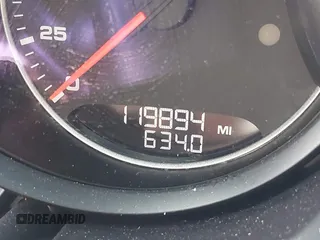 2017 Porsche Cayenne z VIN WP1AA2A28HKA86217, wystawiony jako IAAI lot #42099025 z przebiegiem 119 894 mil mil oraz . Historia ofert i sprzedaży dostępna na DreamBid. Obrazek 16.